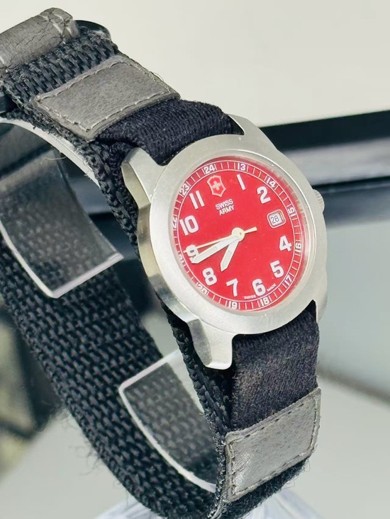 Vintage Swiss Army Victorinox Red Dial Watch 30mm Steel New  display picture 2